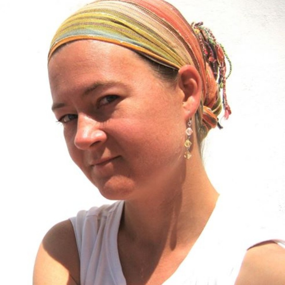 Meet your Posher, Larissa